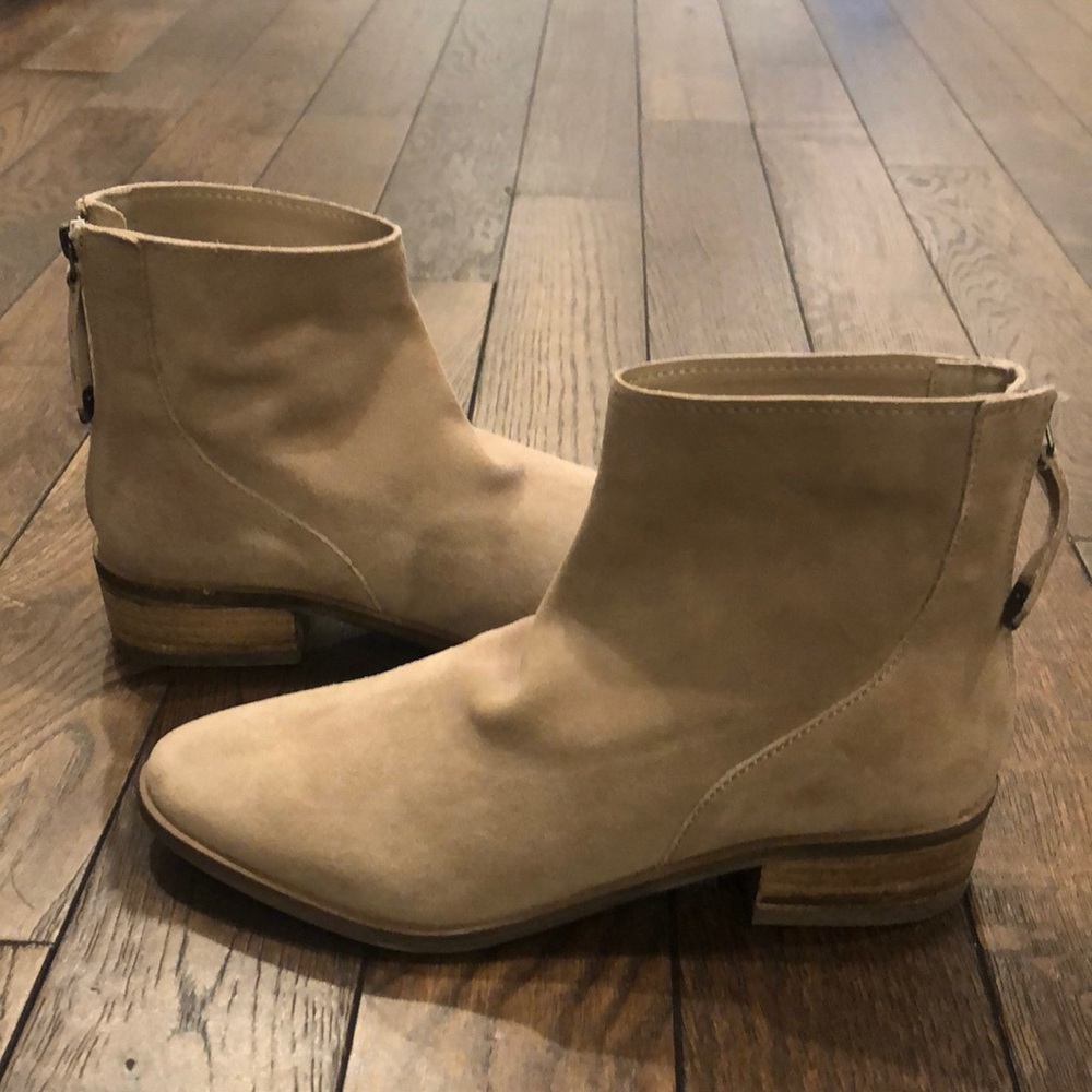 *Never Worn!* Dolce Vita Tassius bootie